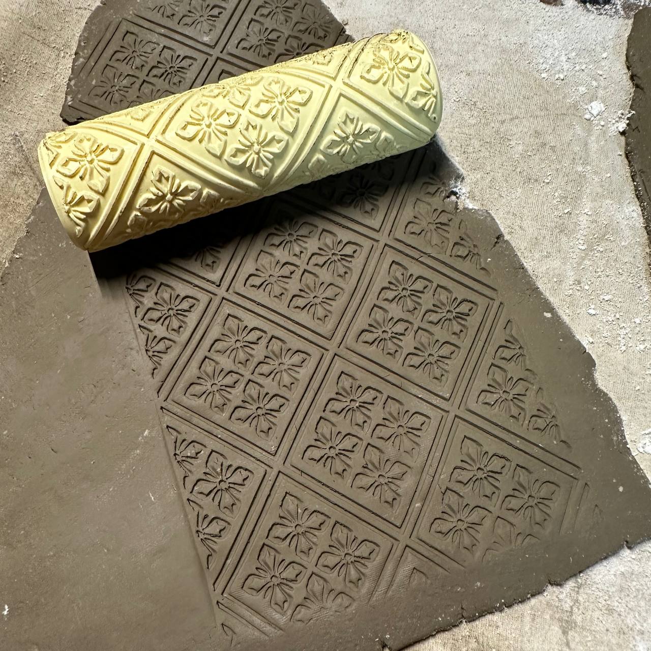 وردنه طرح برجسته سایز متوسط طرح کاشی RL۱۴۸